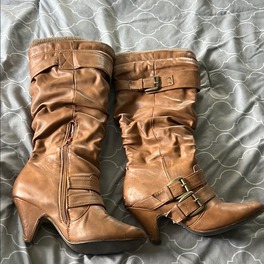 Stylish Tan Women's Boots